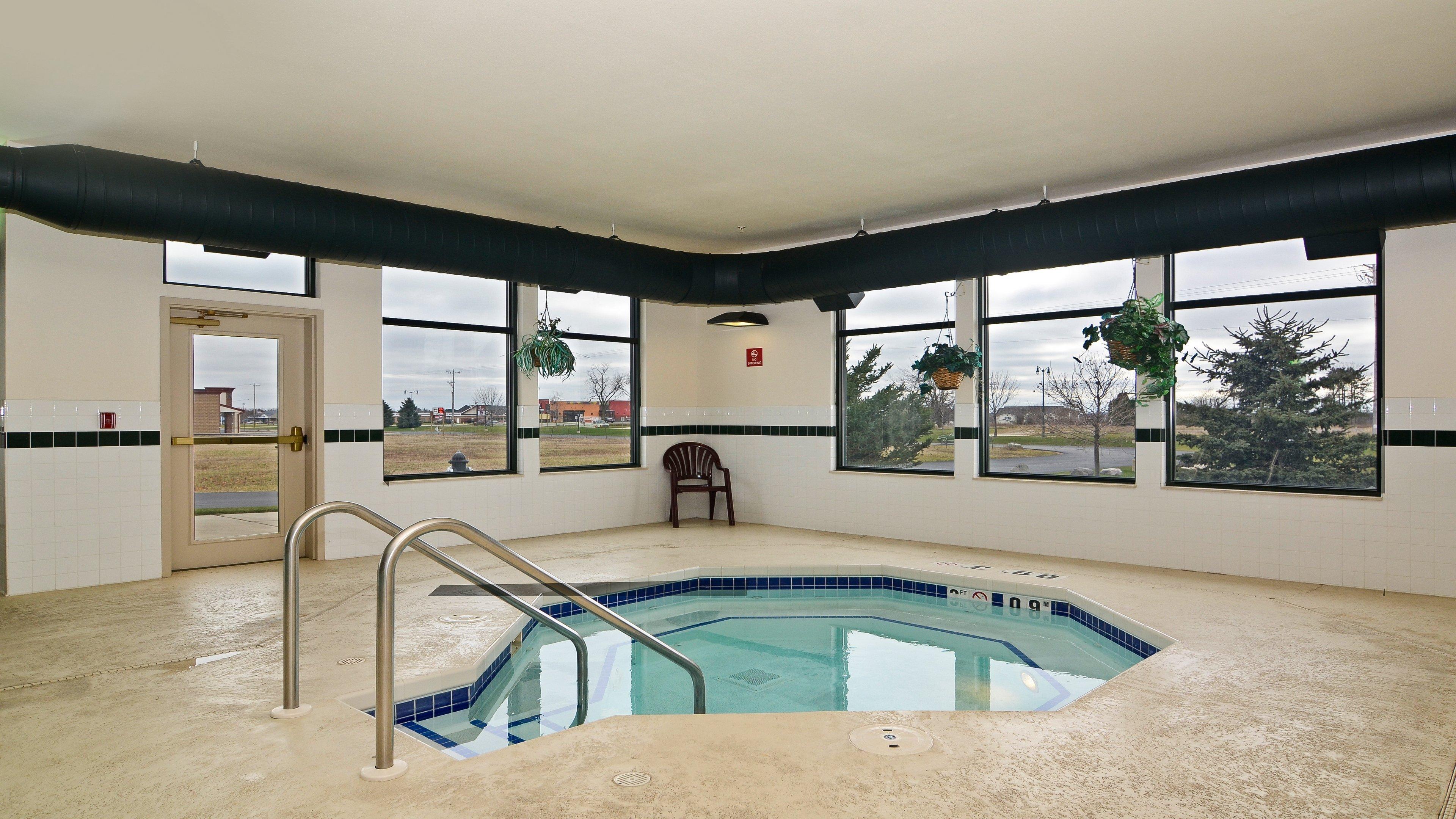 Holiday Inn Express Hotel & Suites Fort Atkinson By Ihg Екстериор снимка