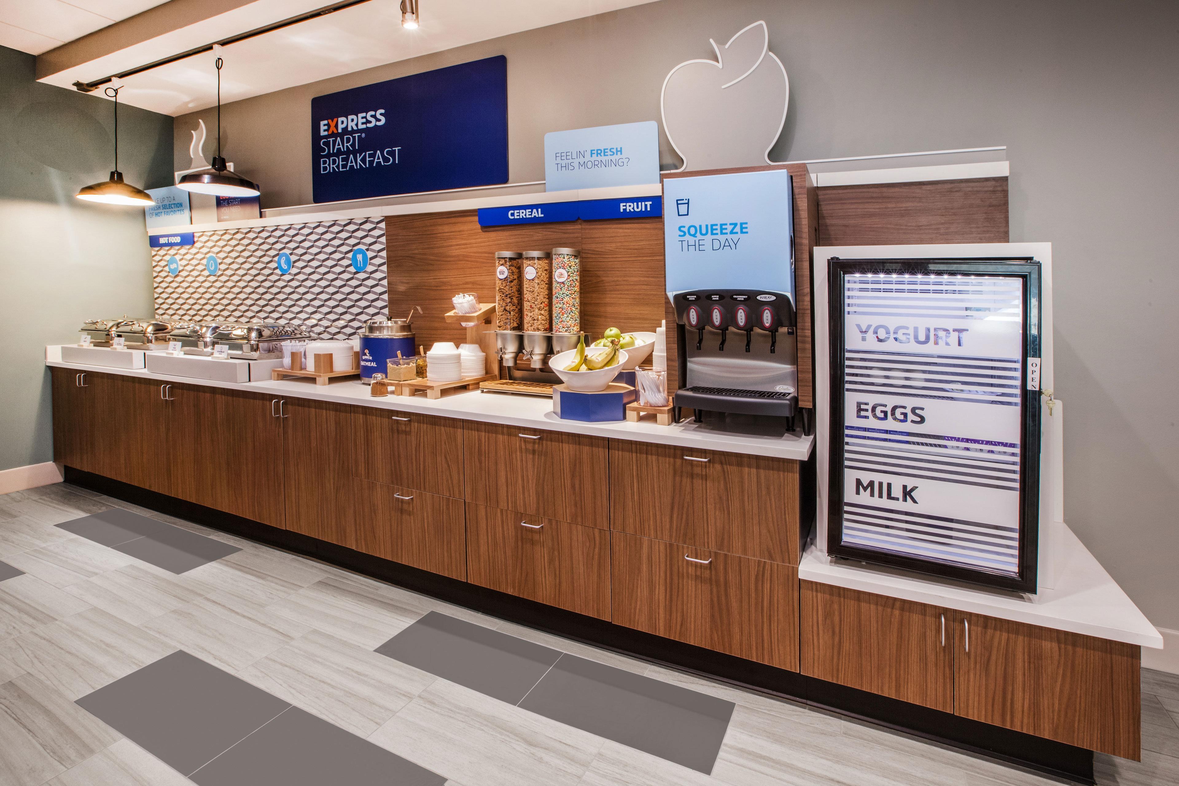 Holiday Inn Express Hotel & Suites Fort Atkinson By Ihg Екстериор снимка