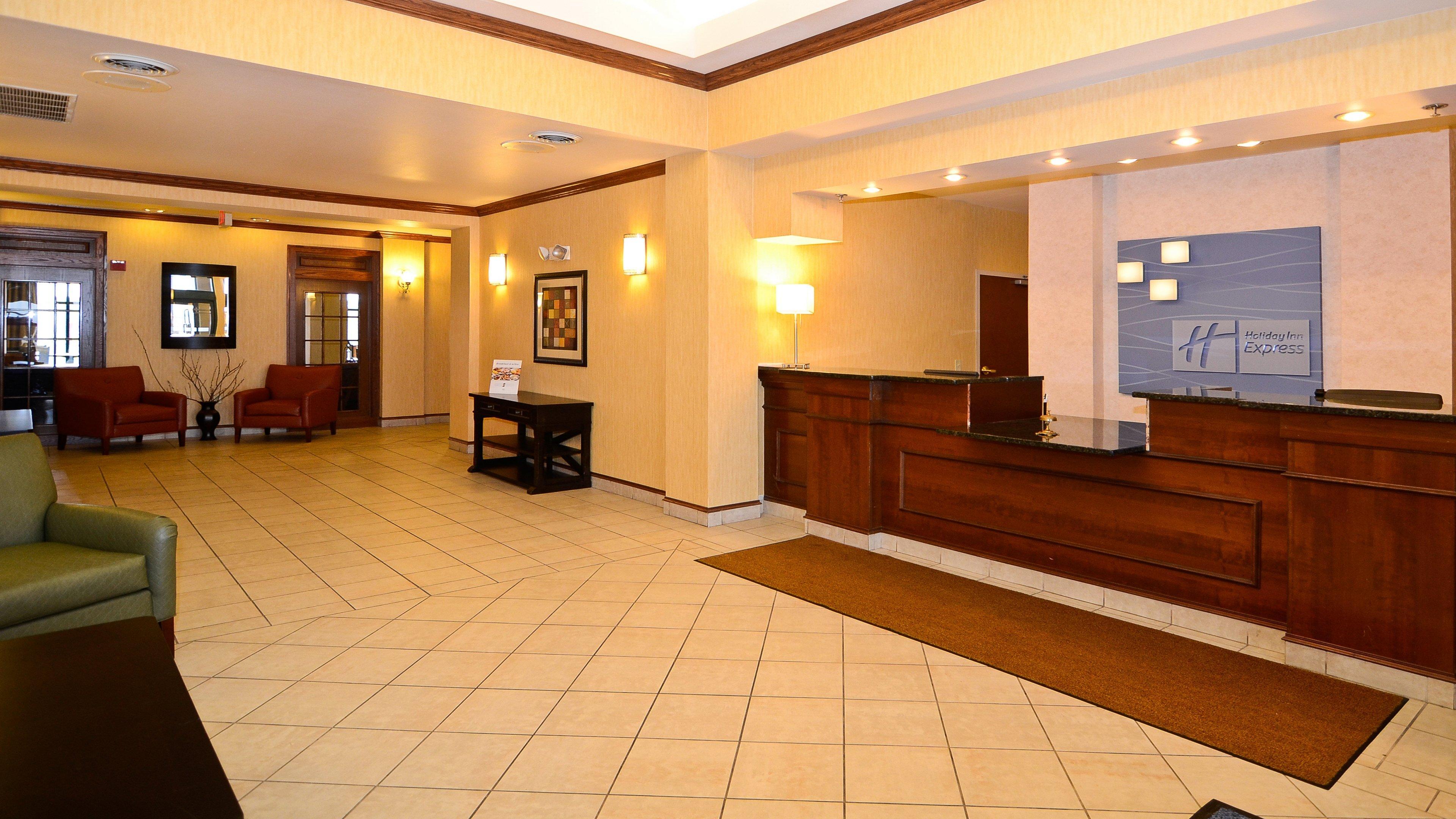 Holiday Inn Express Hotel & Suites Fort Atkinson By Ihg Екстериор снимка