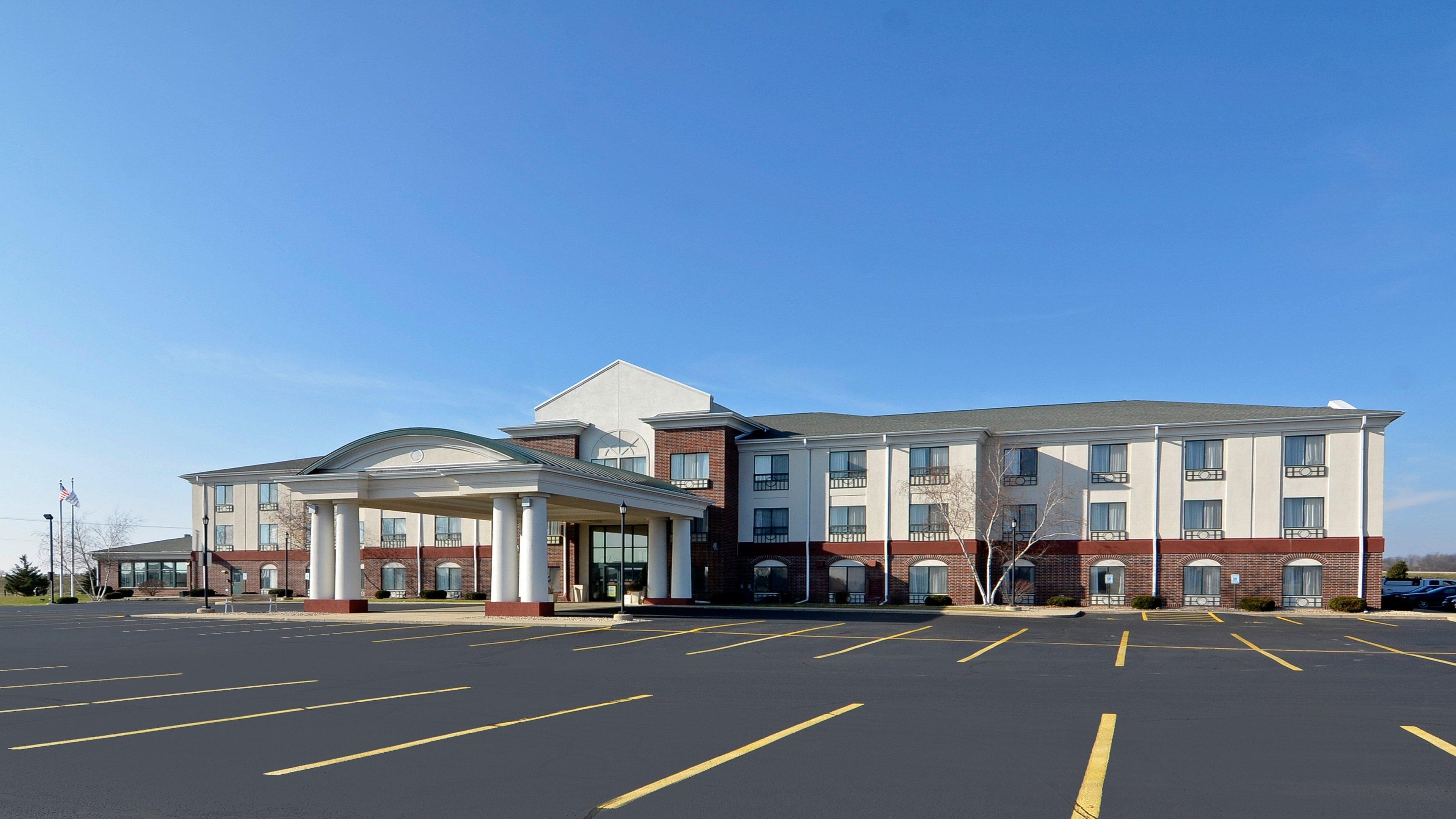 Holiday Inn Express Hotel & Suites Fort Atkinson By Ihg Екстериор снимка